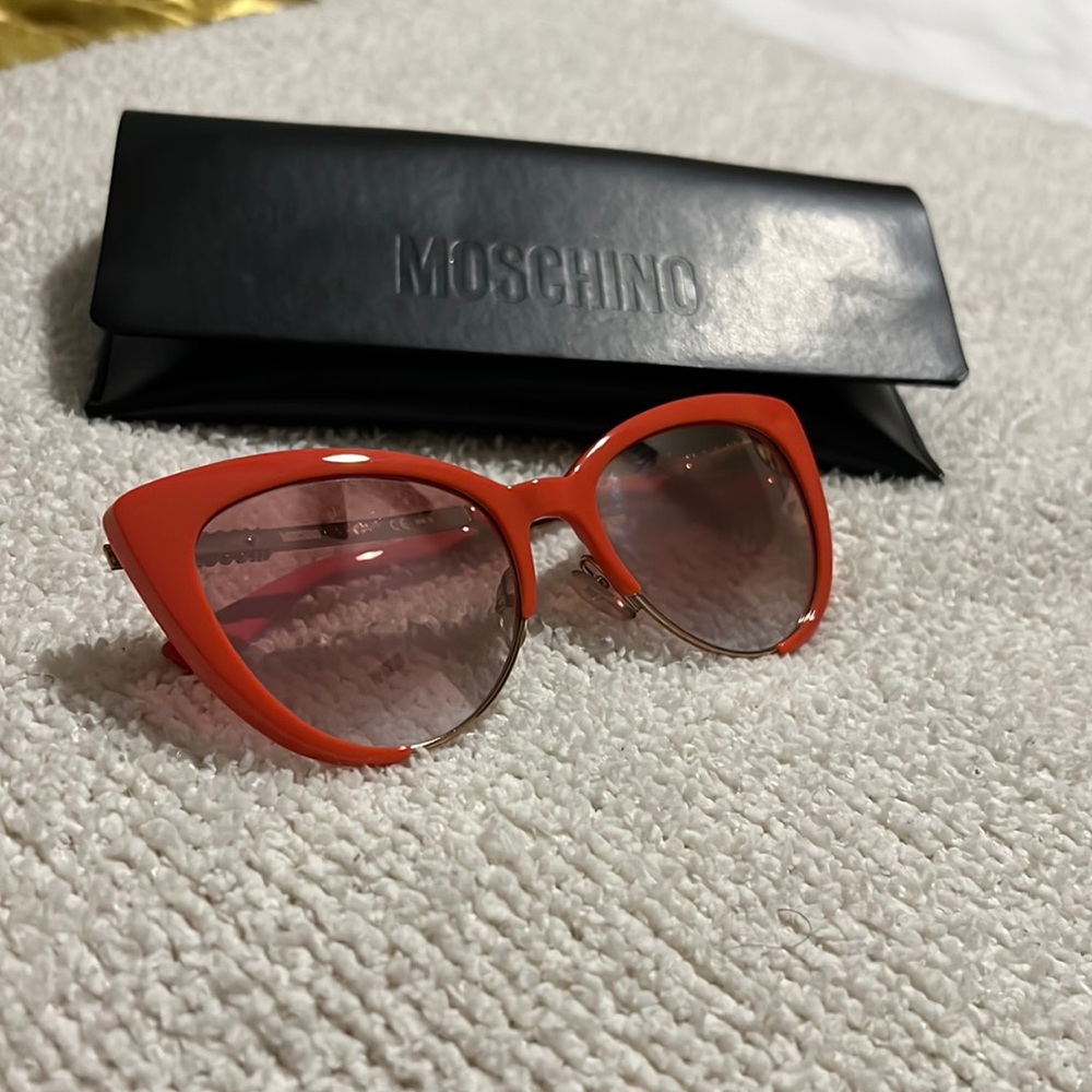 MOSCHINO sunglasses!